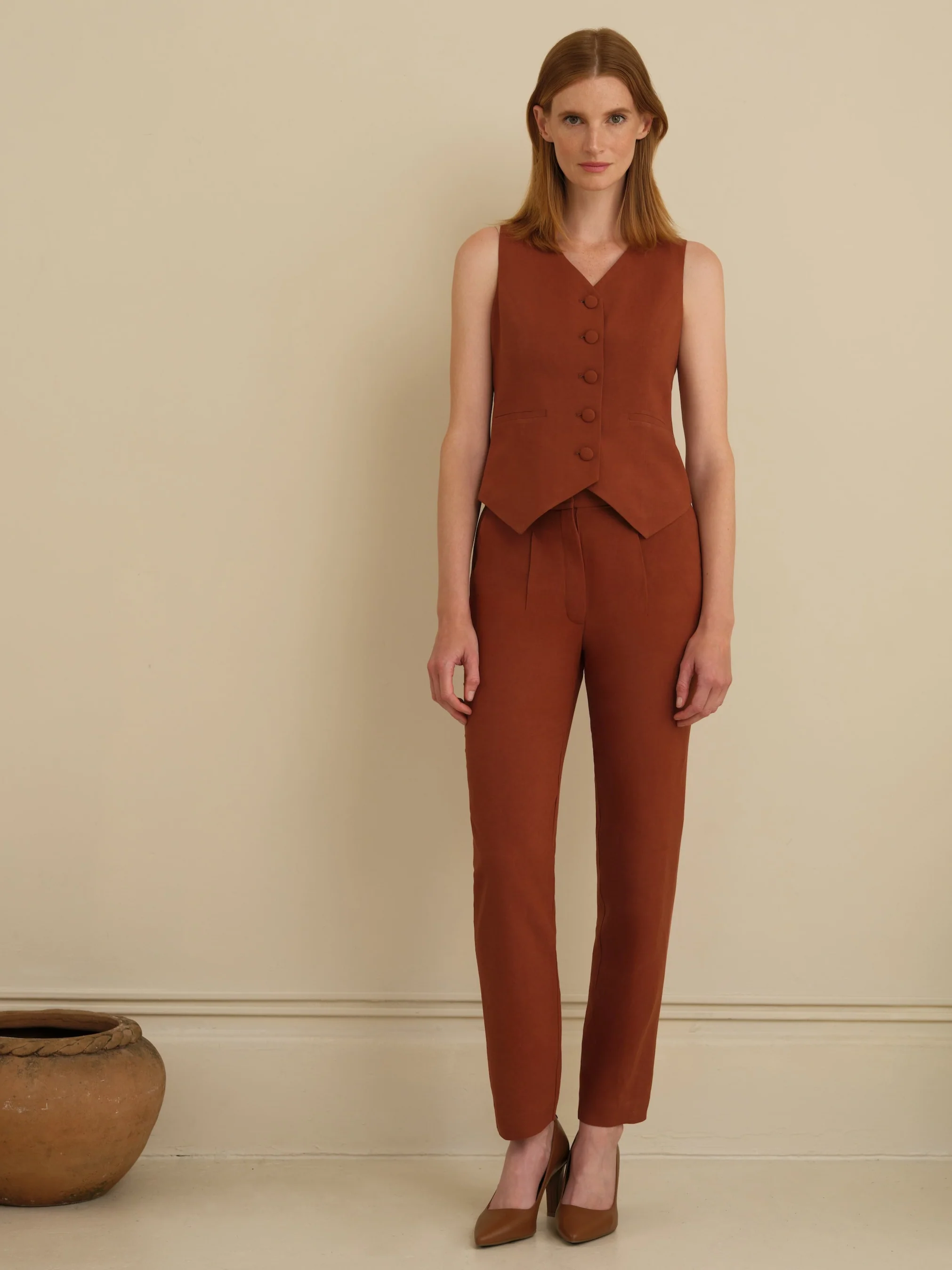 The Avery Pleated Trouser Cognac - Image 2