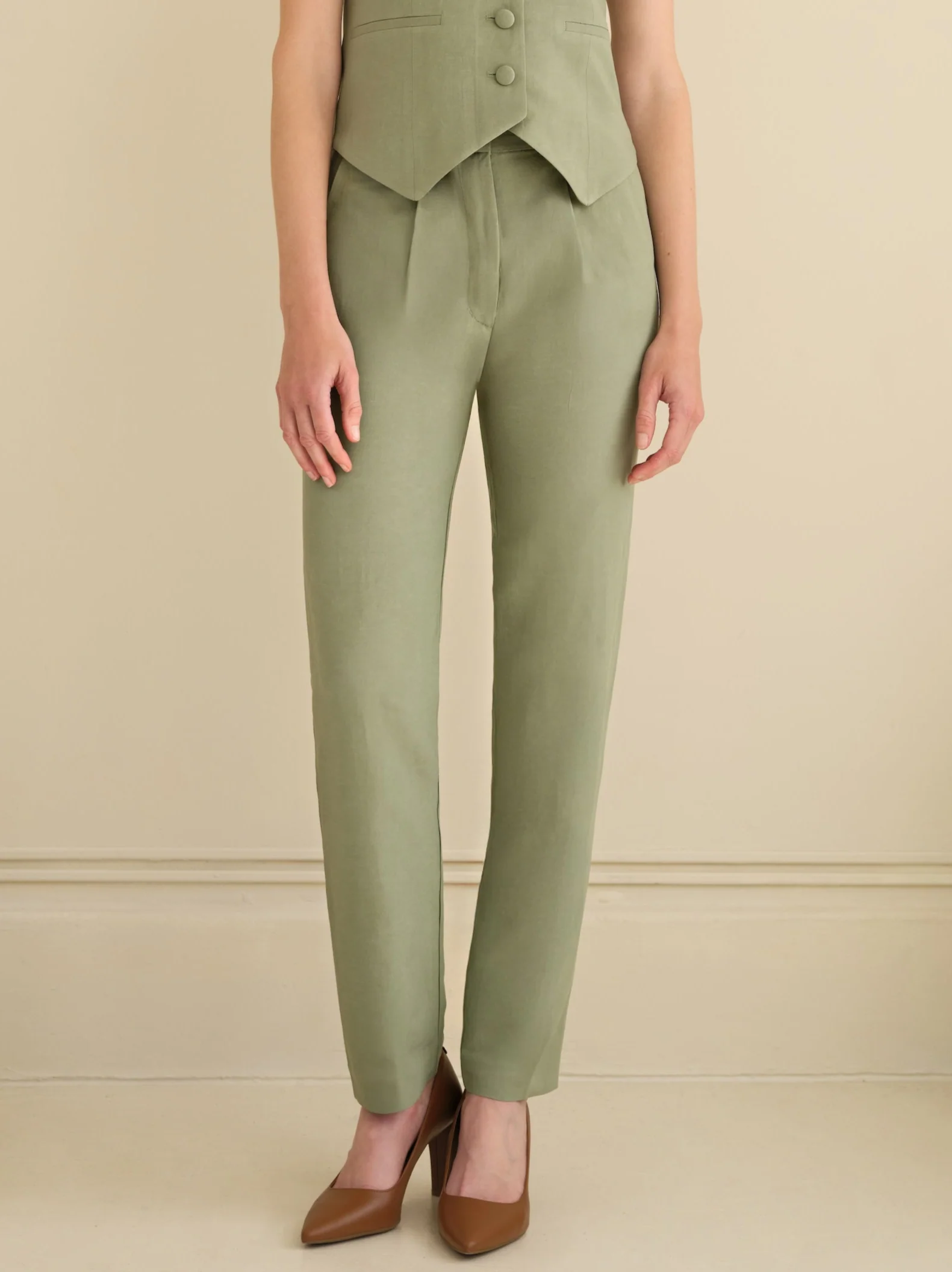 The Avery Pleated Trouser Sage - Image 2
